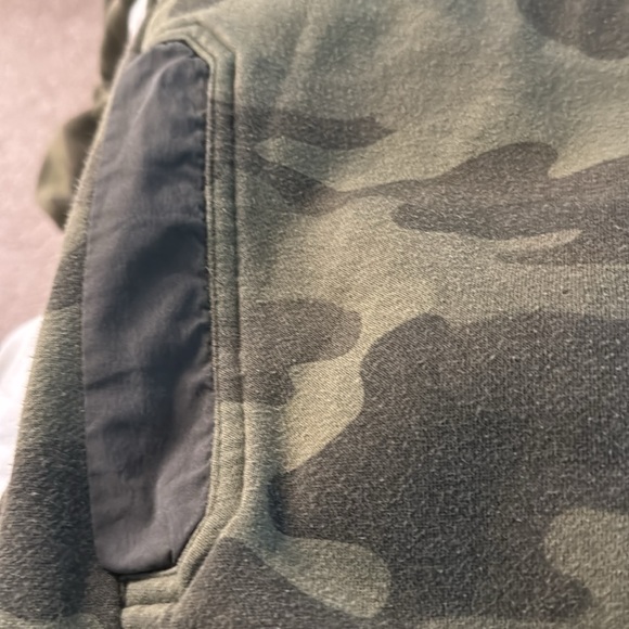 Champion Camo Sweatshirt with Pockets - Picture 7 of 7